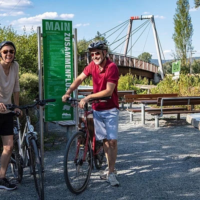 Radeln am Mainzusammenfluss von Rotem und Weißem Main