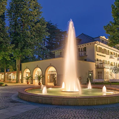 Kurparkfontäne vor Haus des Gastes