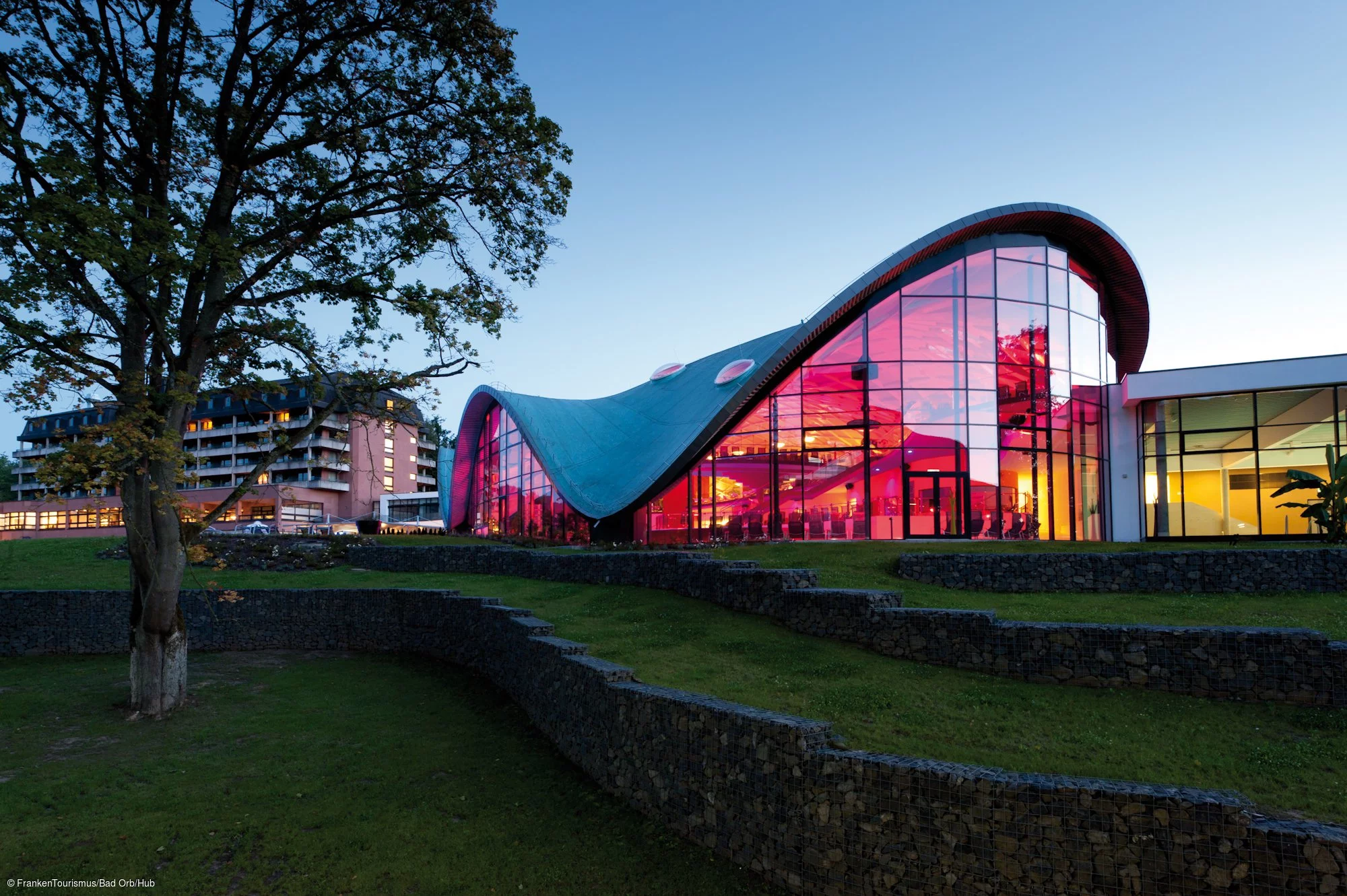 Außenansicht Toskan Therme Bad Orb